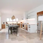 Fora Villa *