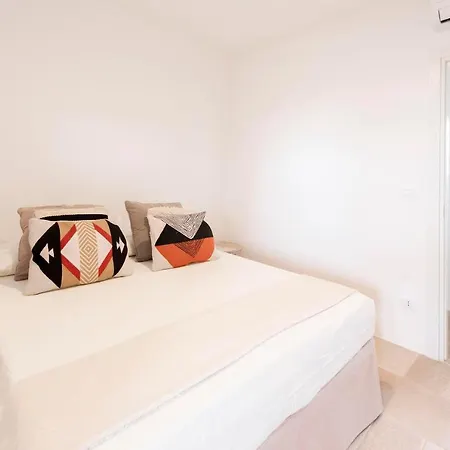 Fora * 카로비그노